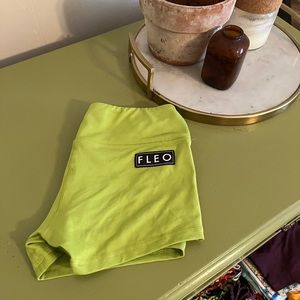 Fleo original style size small